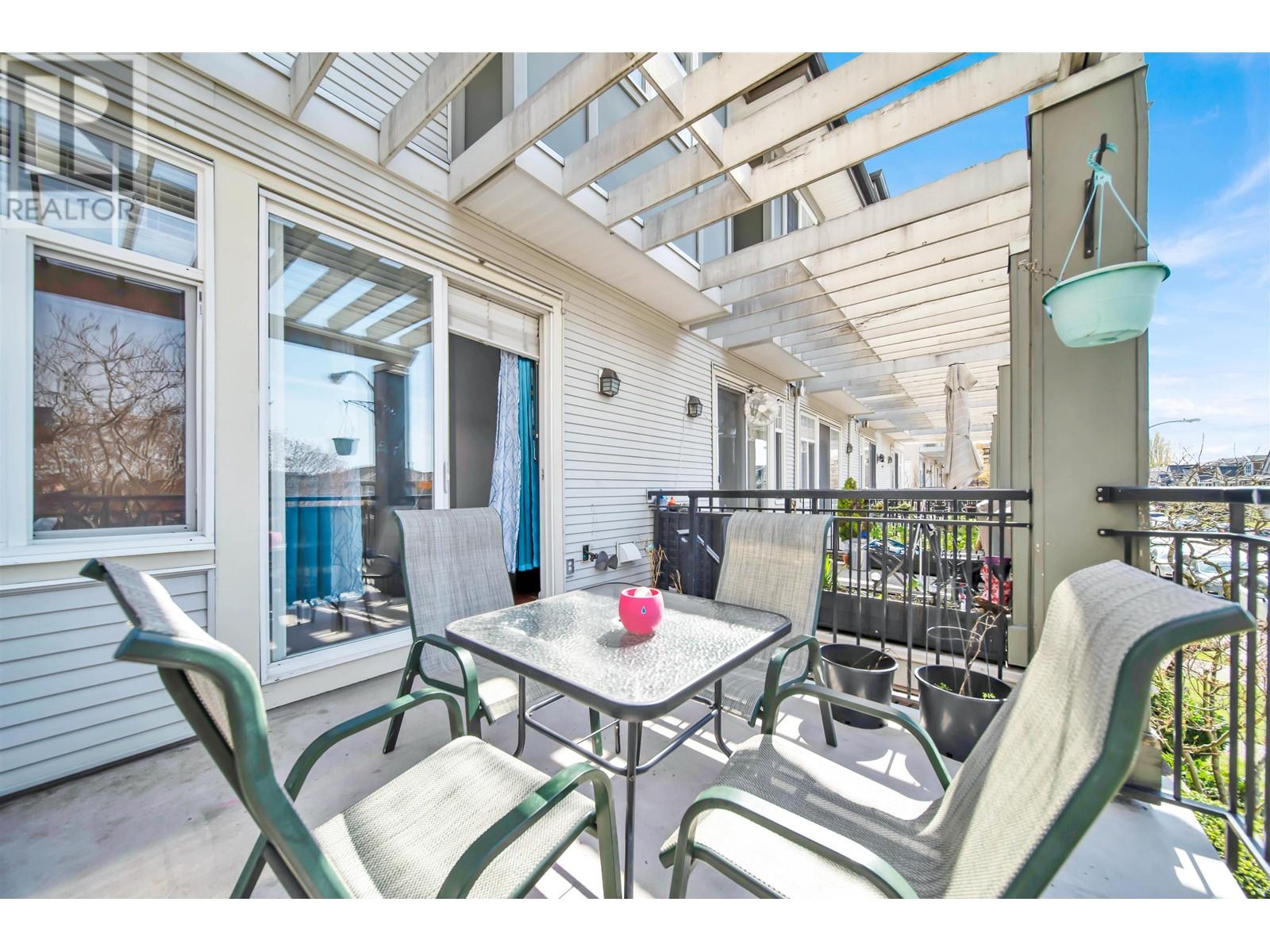 25 1010 EWEN AVENUE, New Westminster