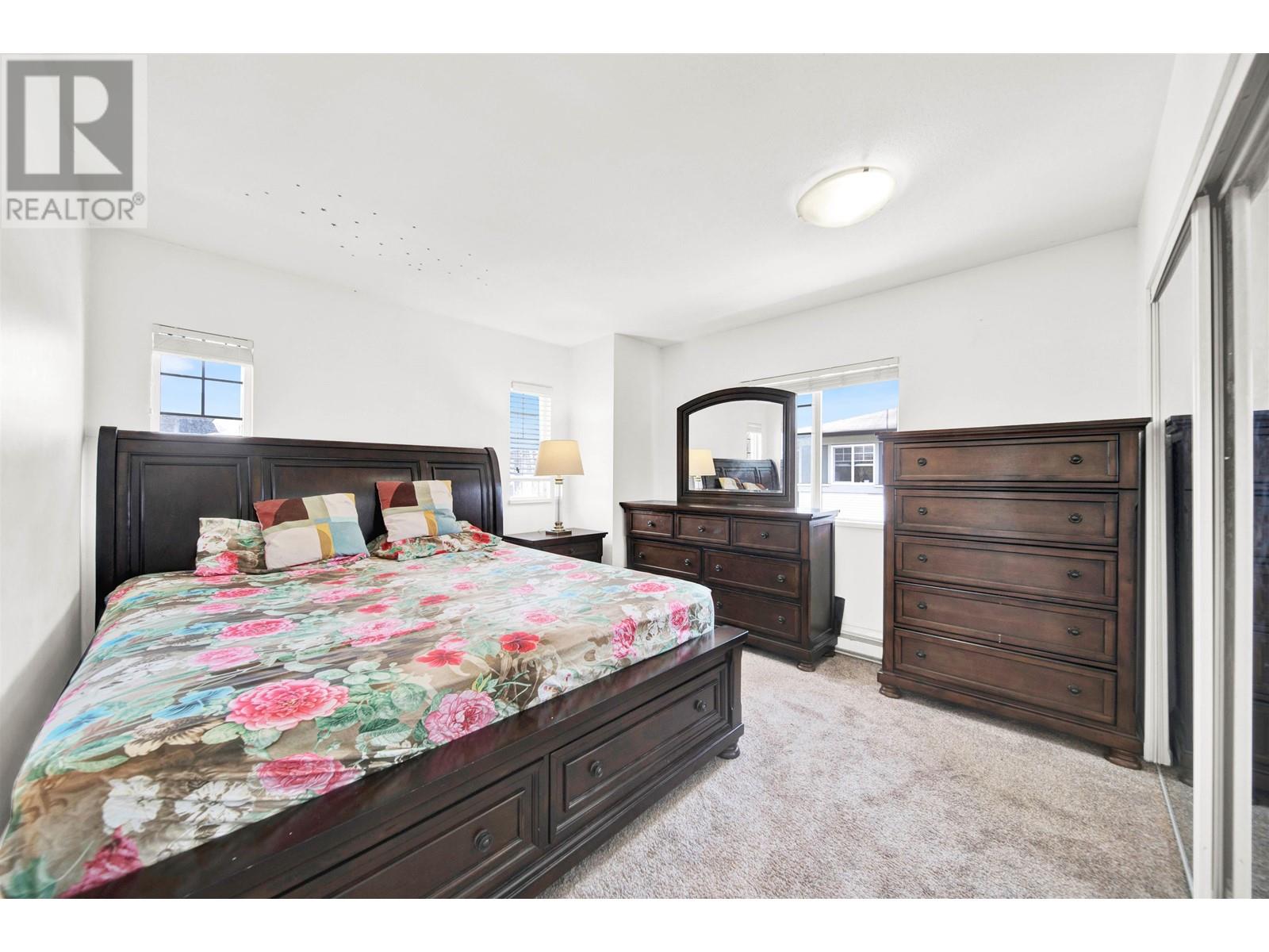 25 1010 EWEN AVENUE, New Westminster