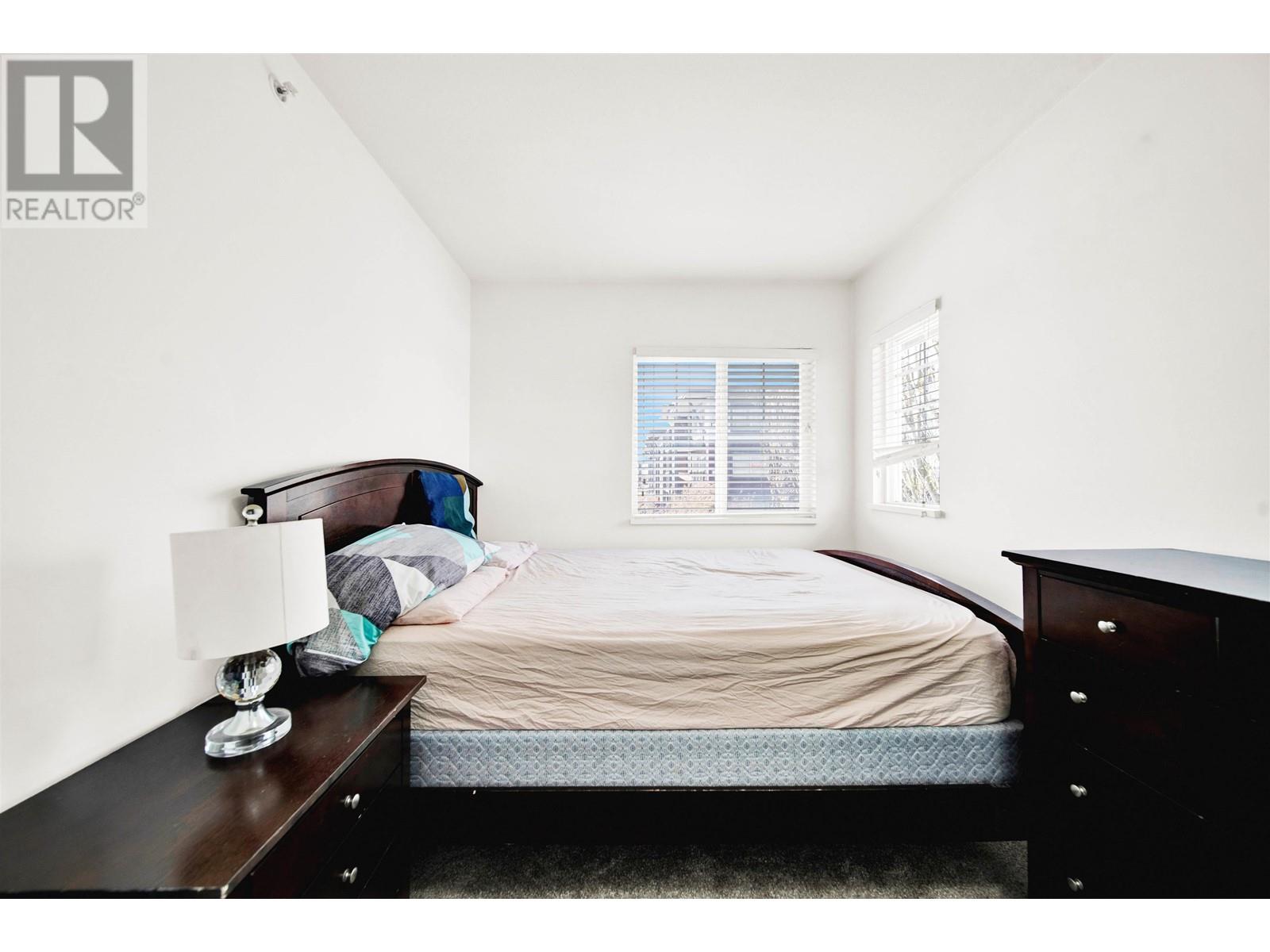 25 1010 EWEN AVENUE, New Westminster