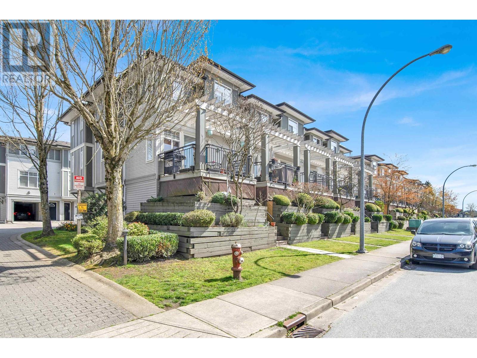 25 1010 EWEN AVENUE, New Westminster