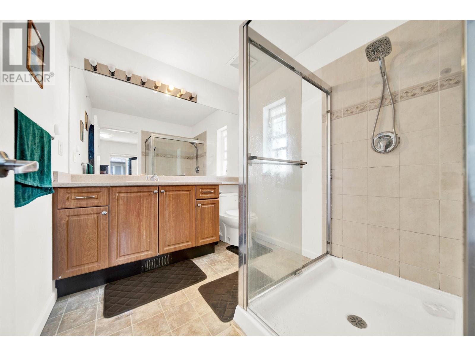 25 1010 EWEN AVENUE, New Westminster