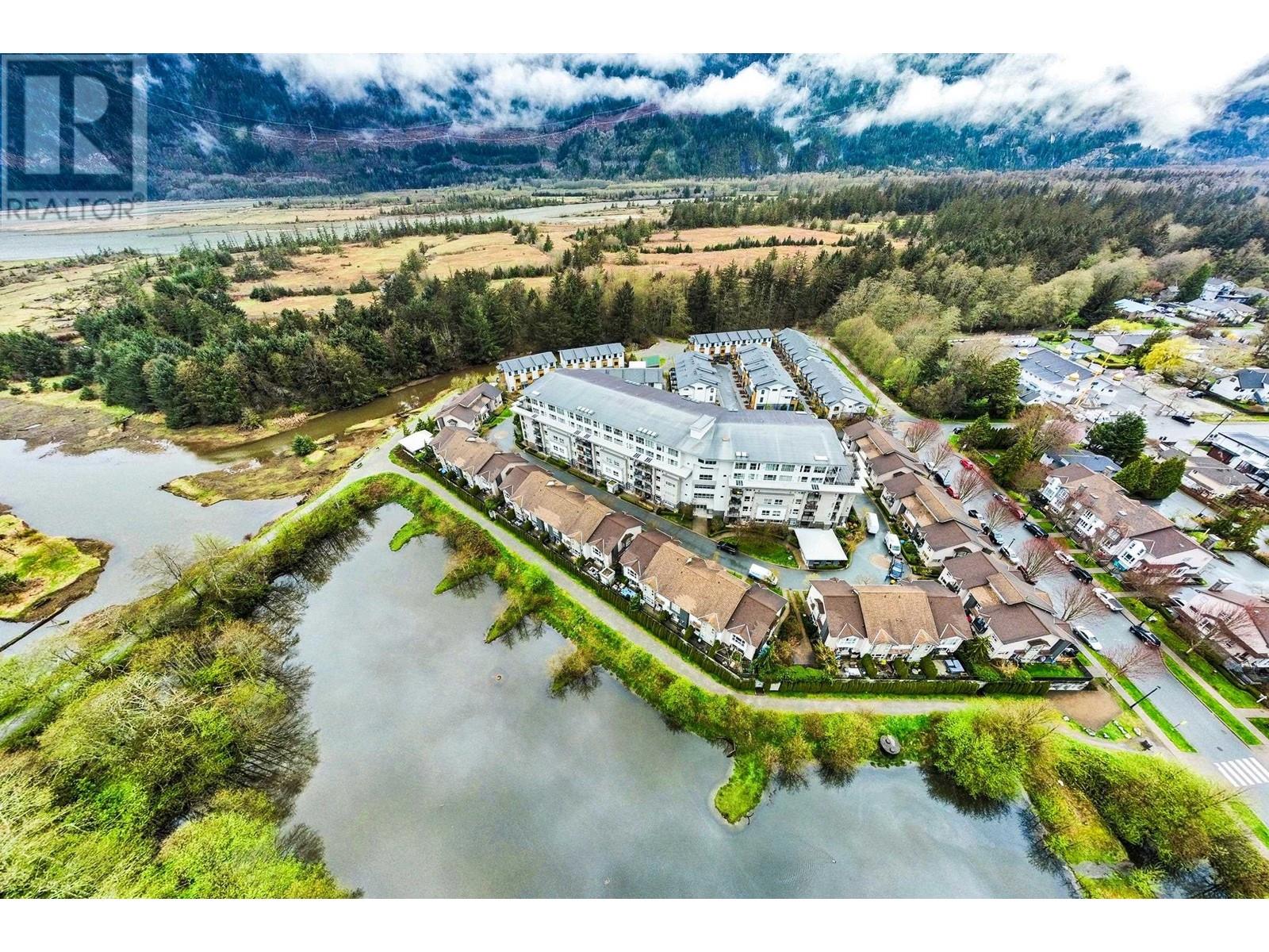 15 1204 MAIN STREET, Squamish