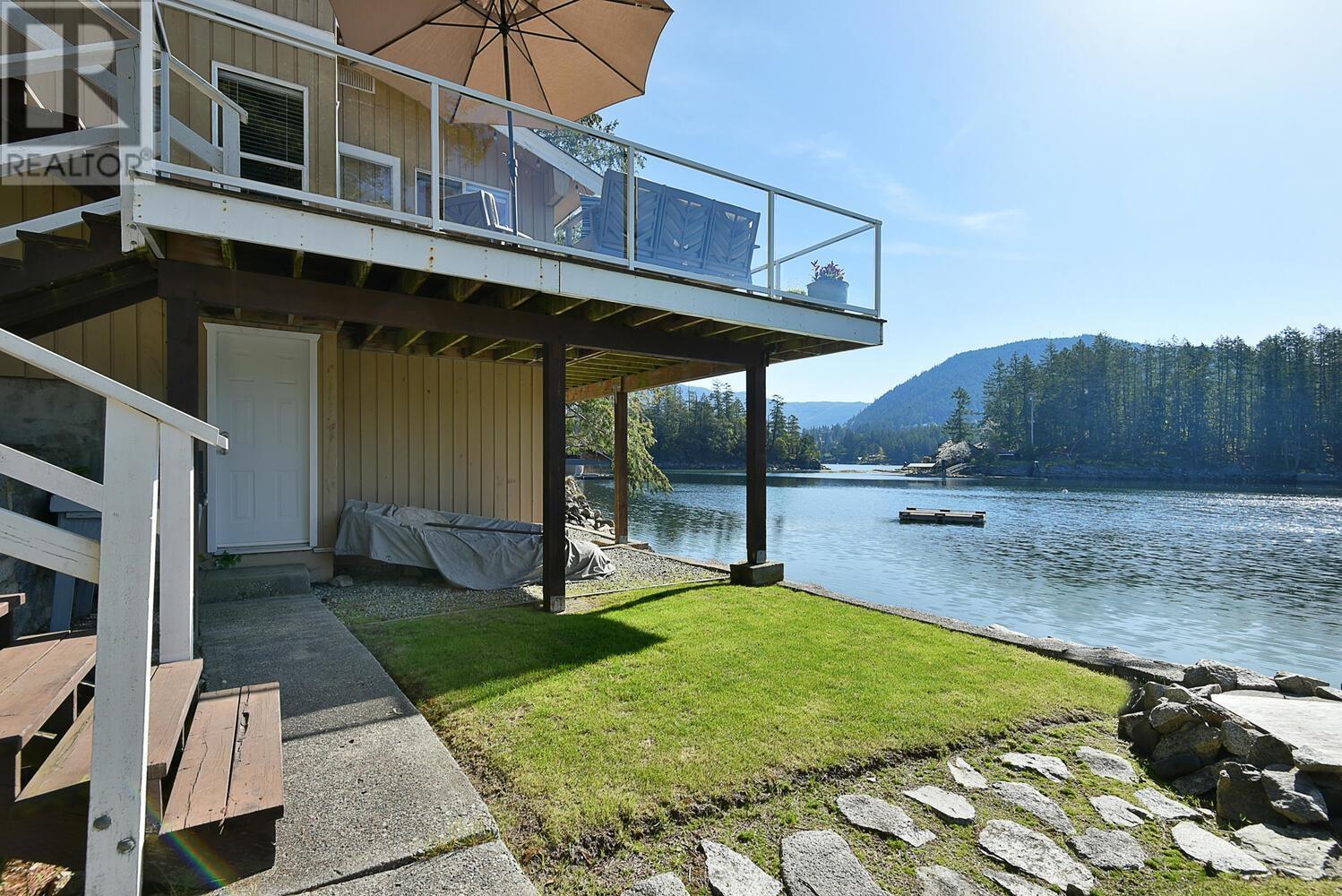 4279 FRANCIS PENINSULA ROAD, Madeira Park