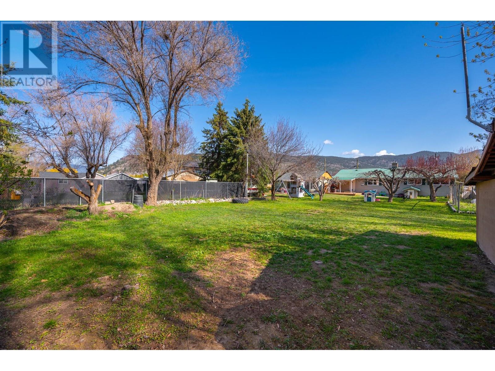1876 HAMILTON Avenue, Merritt
