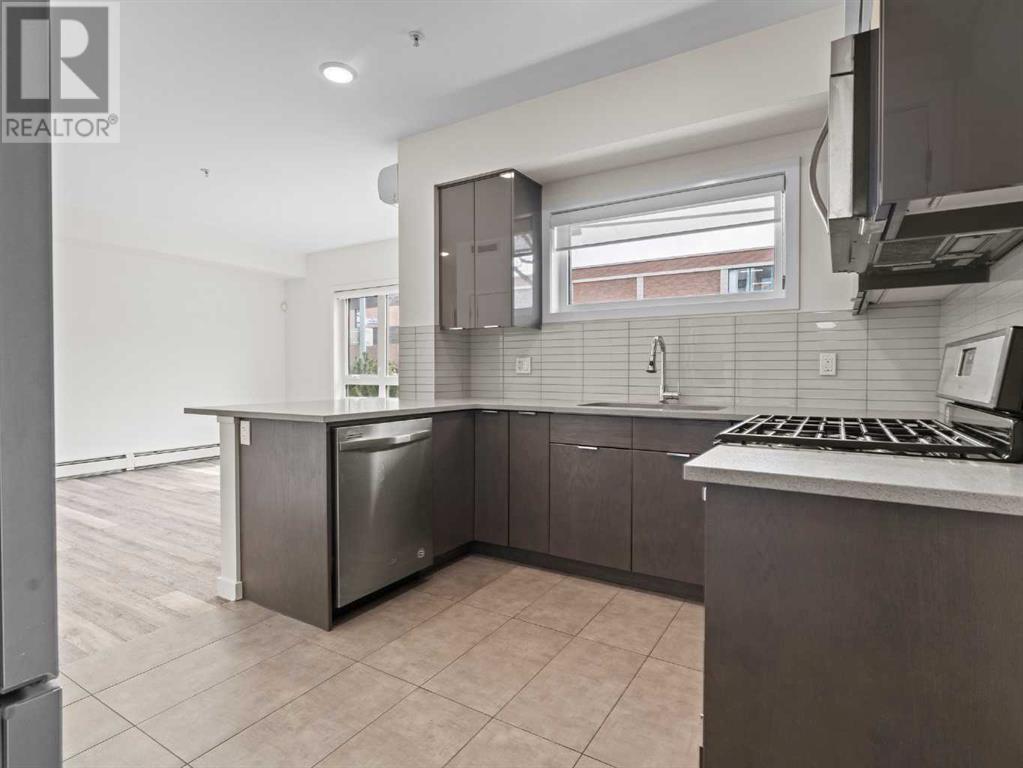 Single Family House for Sale in .   Avenue SW Mission Calgary 
