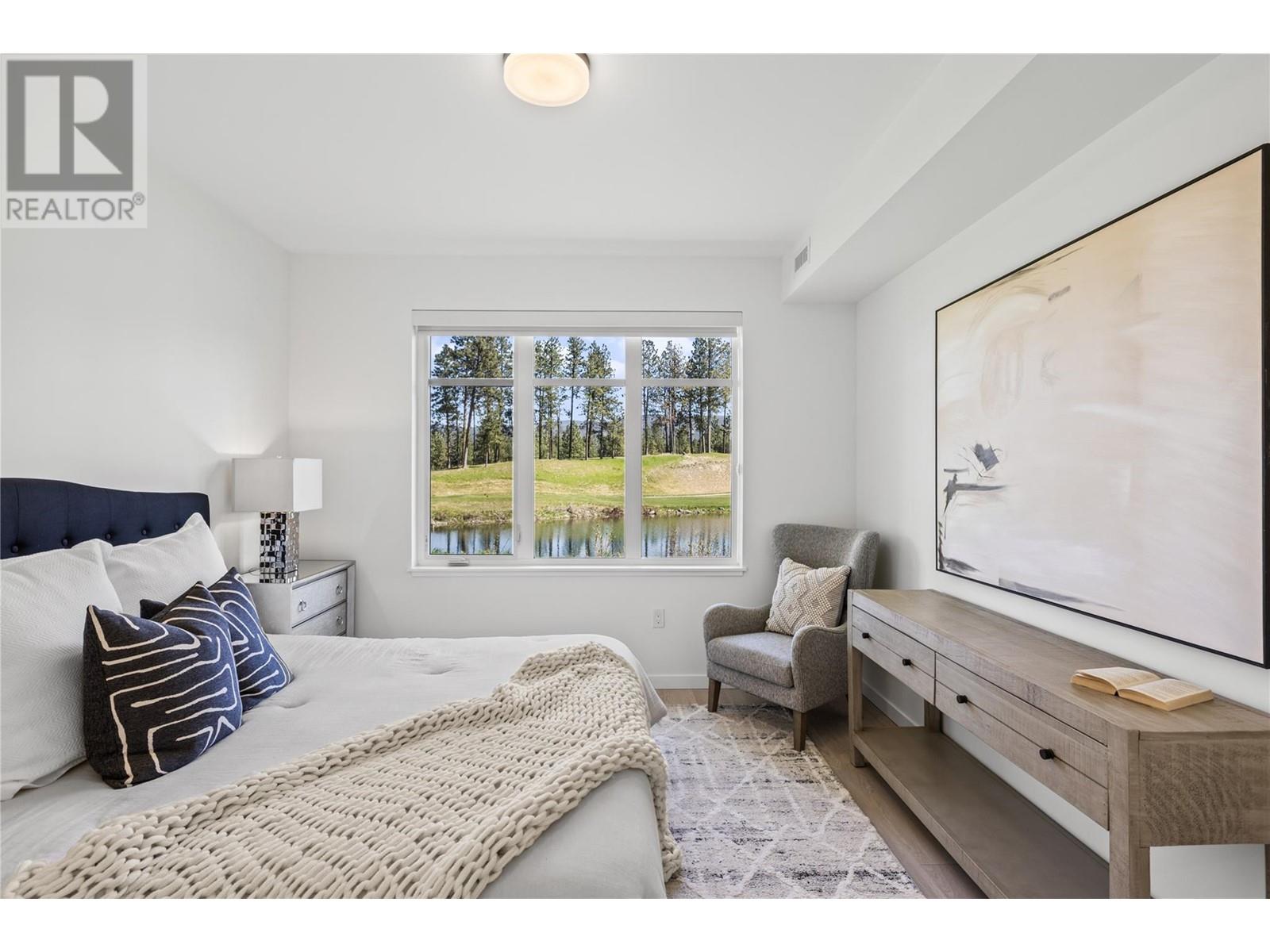 11 1979 Country Club Drive, Kelowna