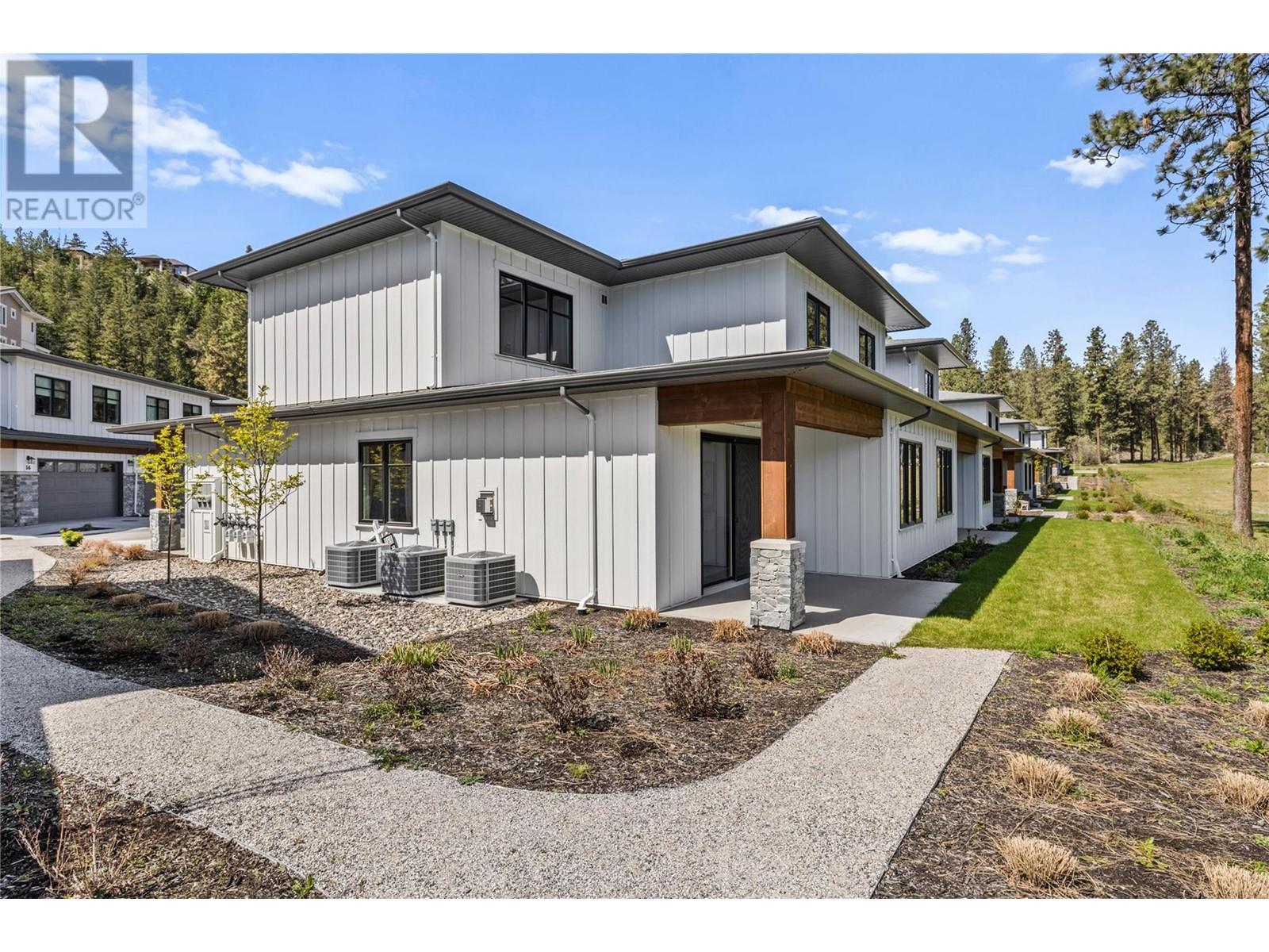 11 1979 Country Club Drive, Kelowna