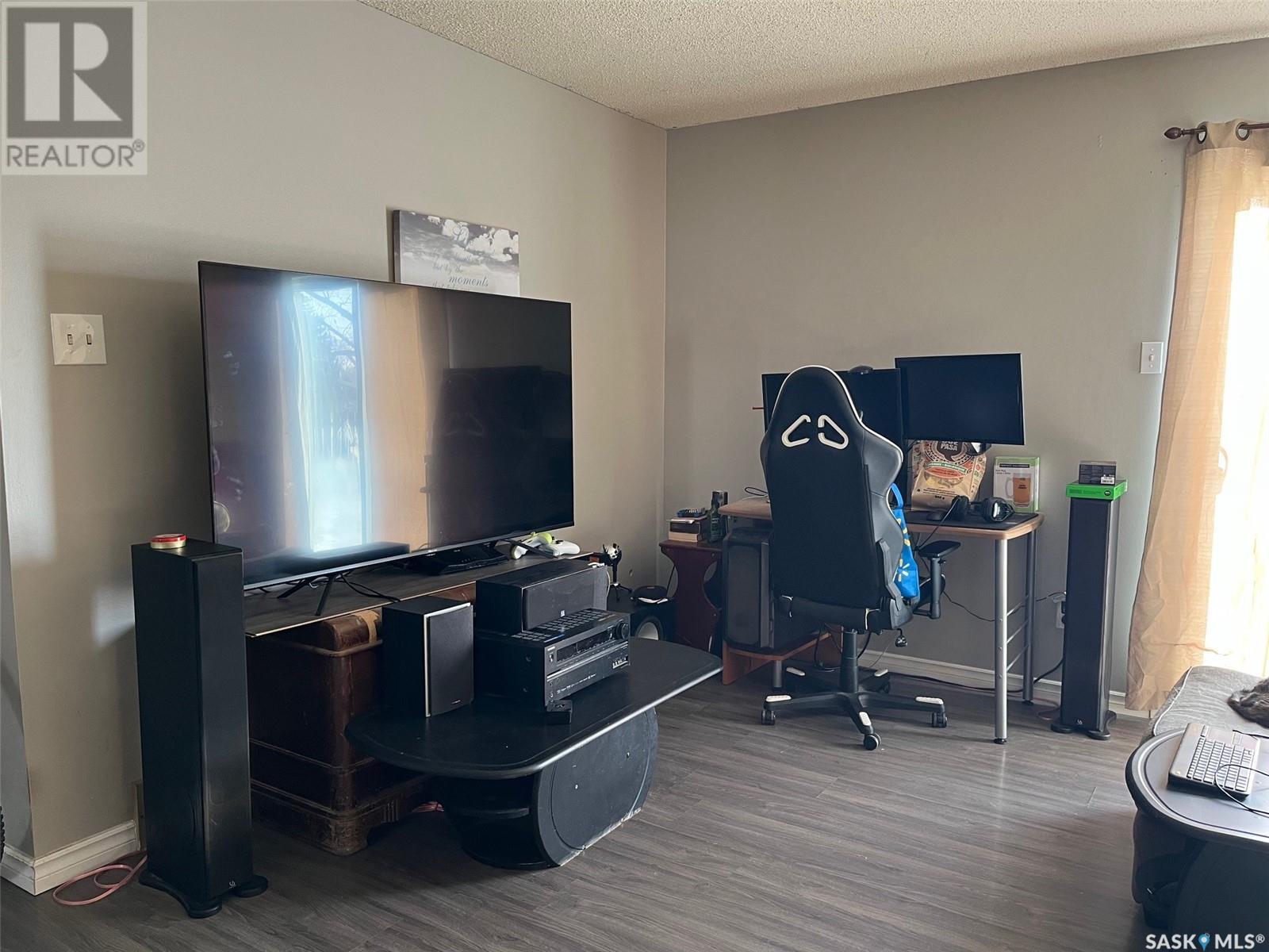 Photo 22 of 738 Bard Crescent N, Regina SK