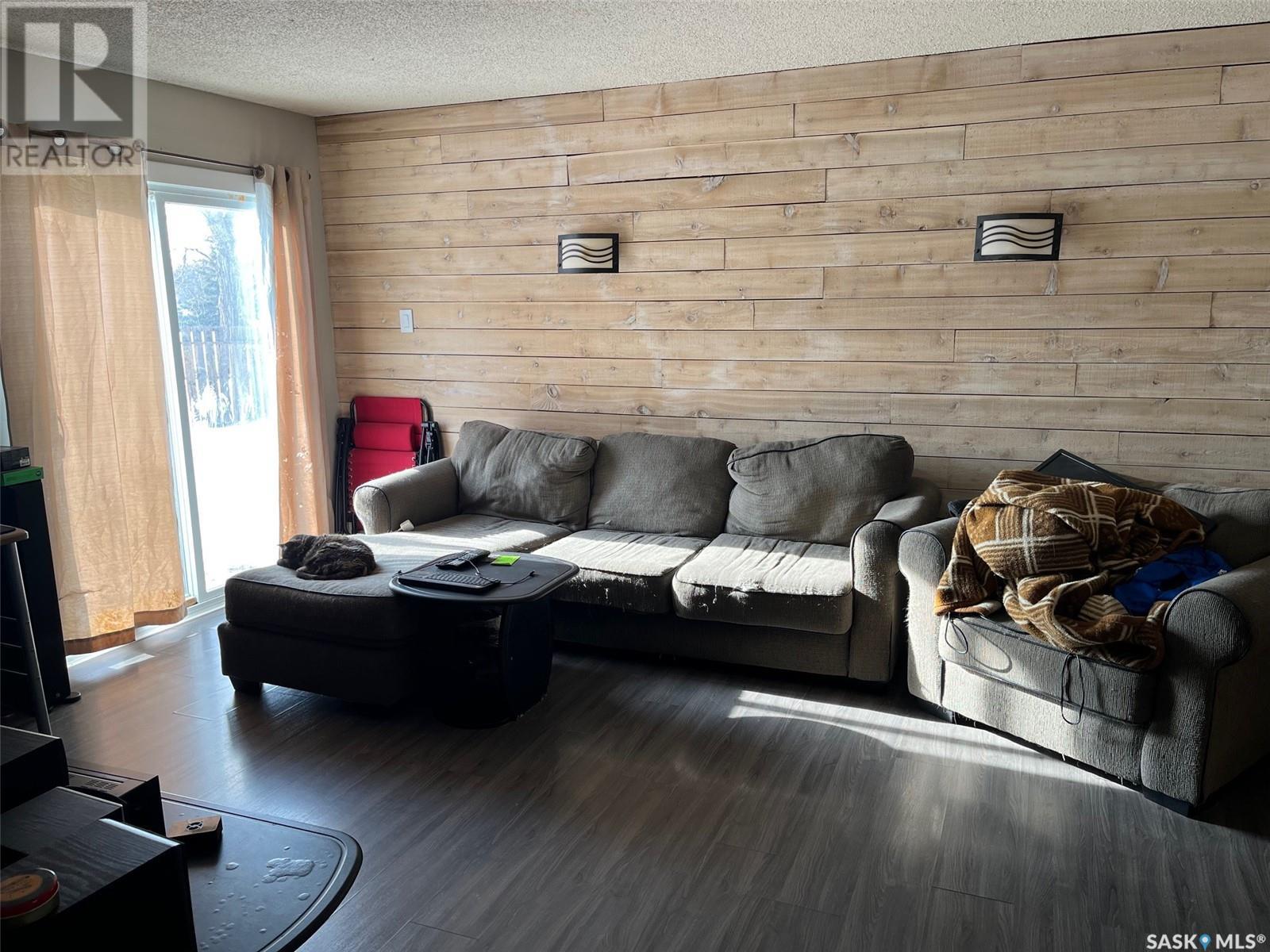 Photo 25 of 738 Bard Crescent N, Regina SK