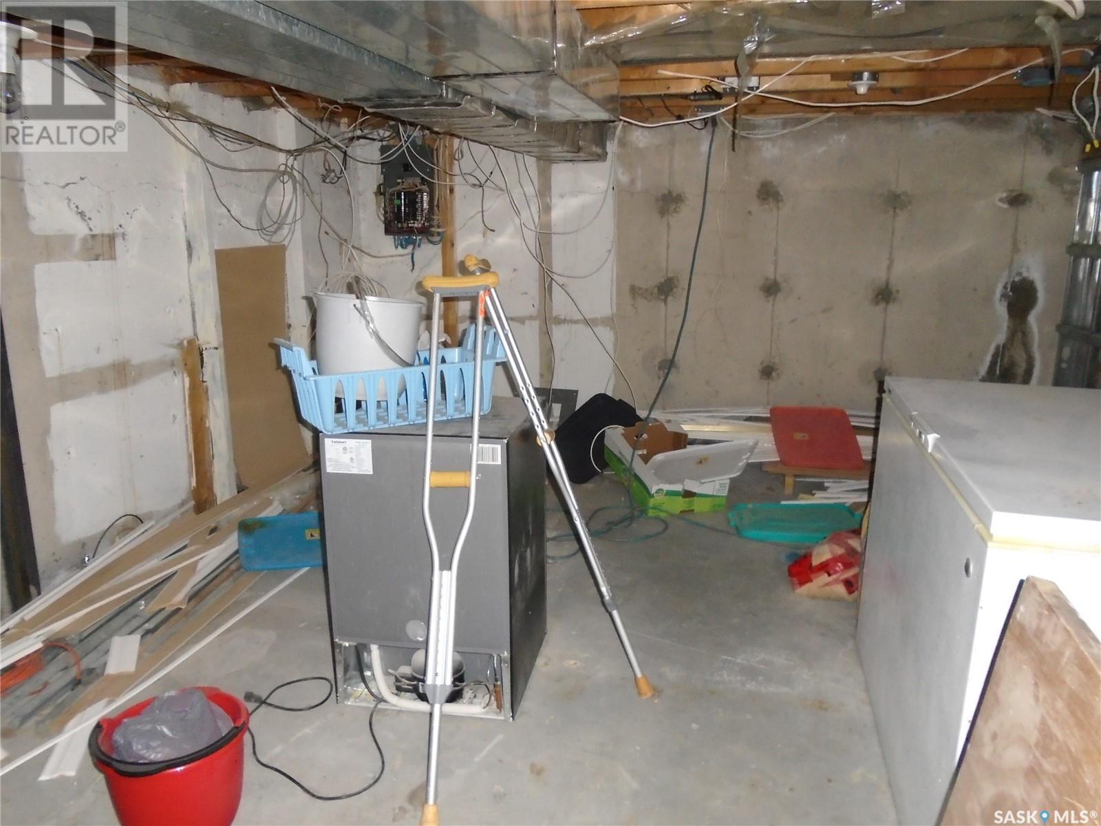Photo 6 of 738 Bard Crescent N, Regina SK