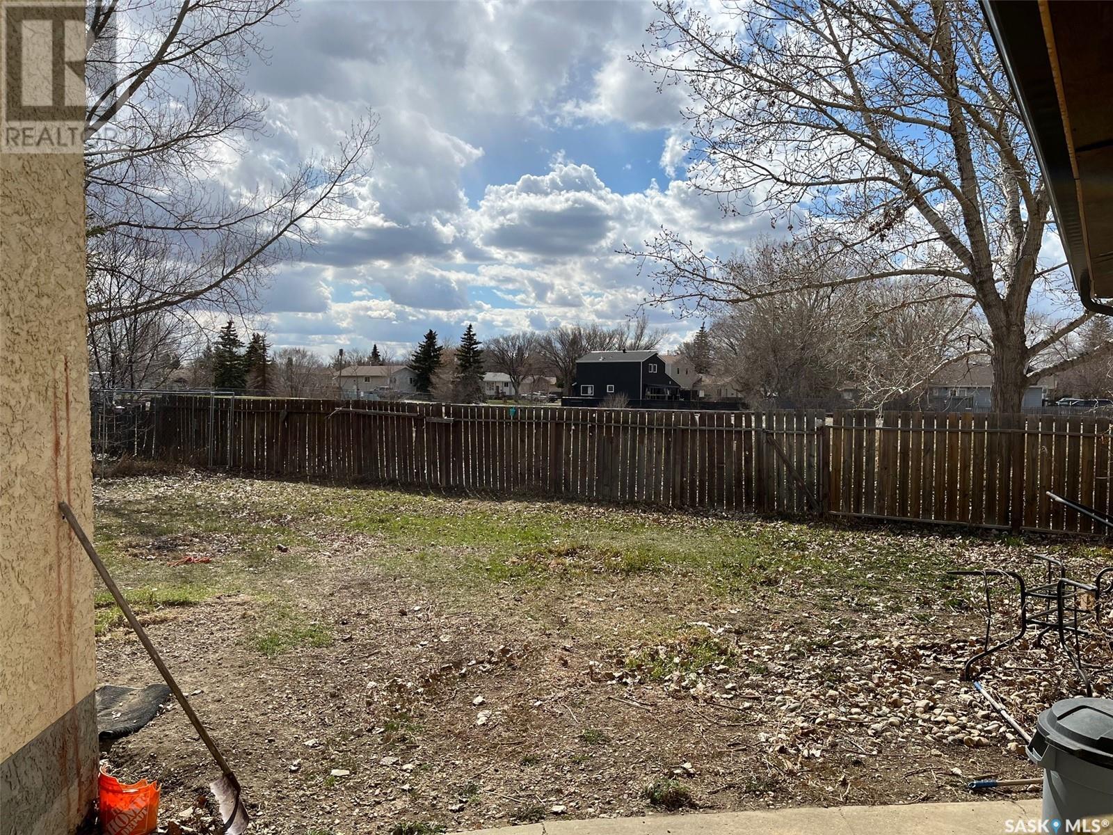 Photo 5 of 738 Bard Crescent N, Regina SK