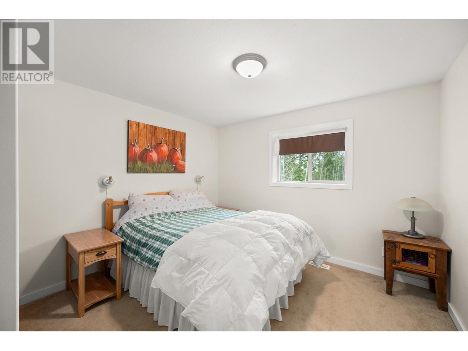 6594 FOOTHILLS ROAD, 100 Mile House