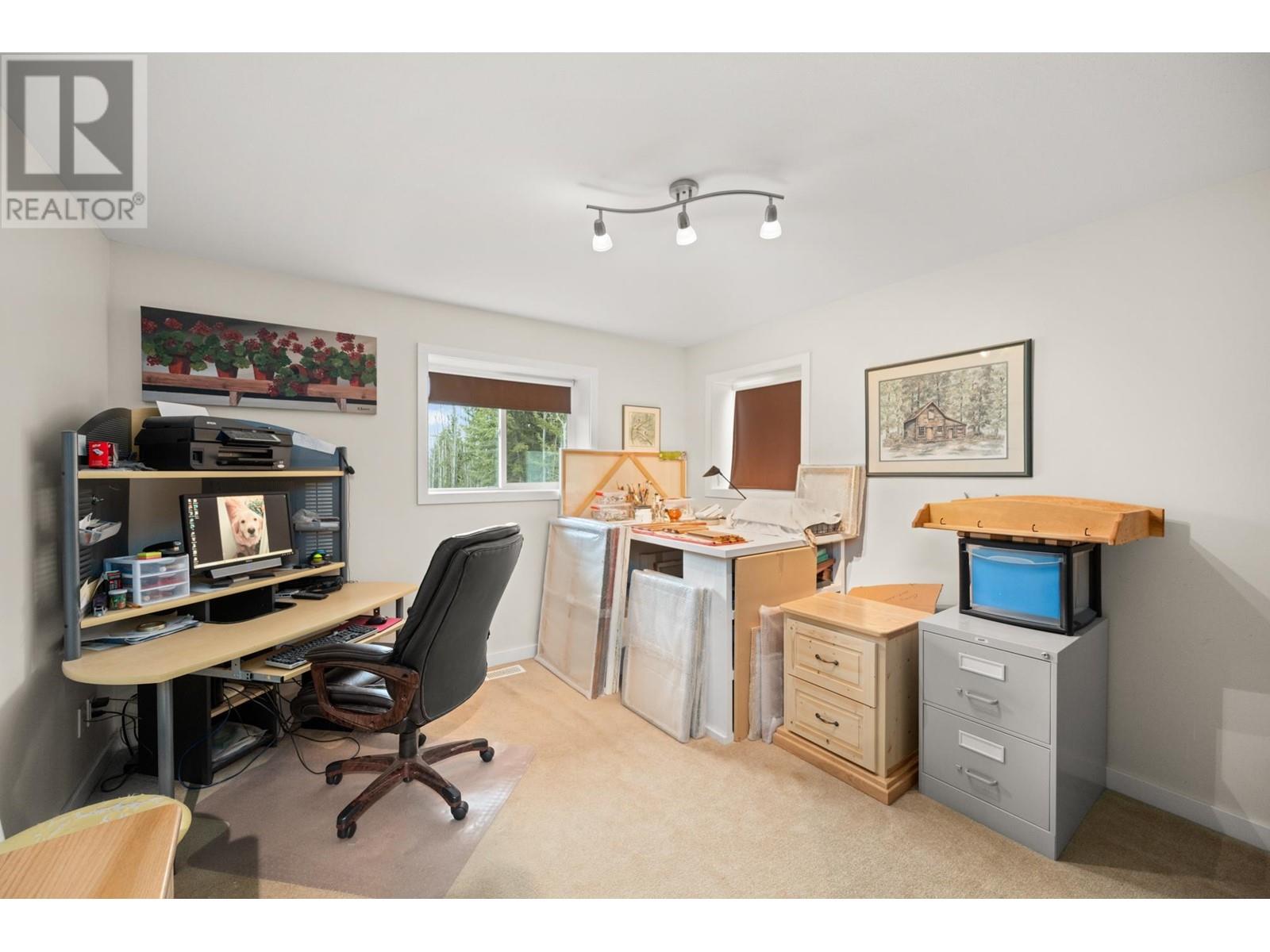6594 FOOTHILLS ROAD, 100 Mile House