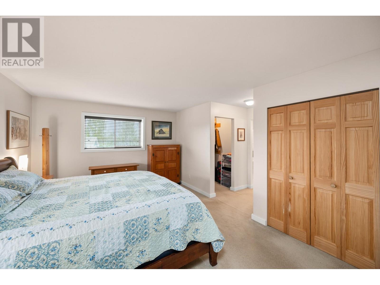 6594 FOOTHILLS ROAD, 100 Mile House