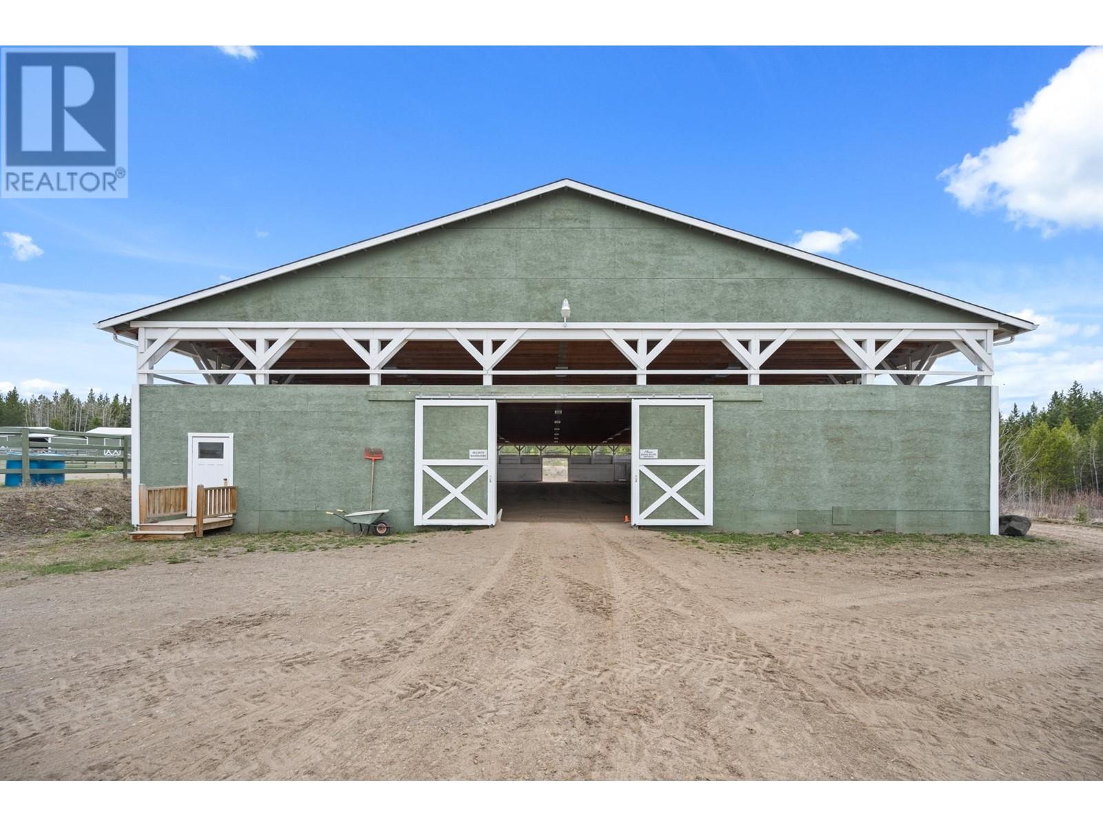 6594 FOOTHILLS ROAD, 100 Mile House