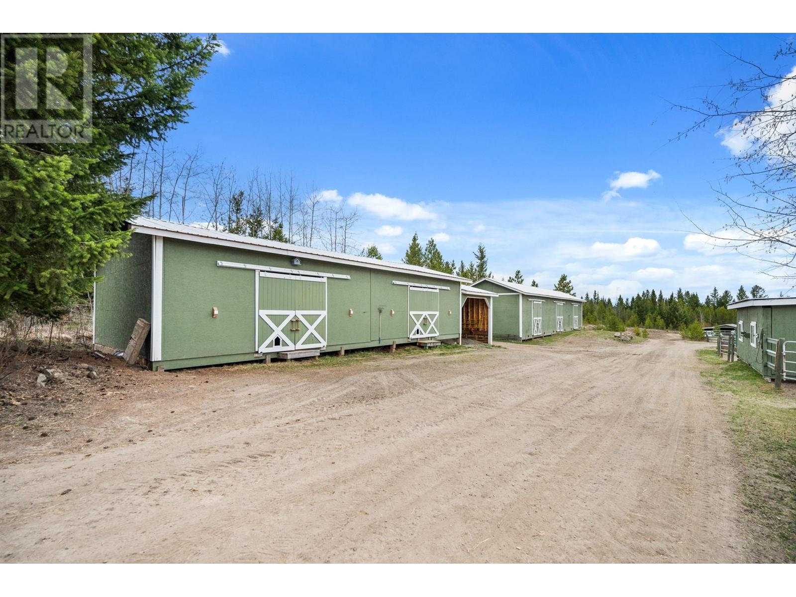 6594 FOOTHILLS ROAD, 100 Mile House