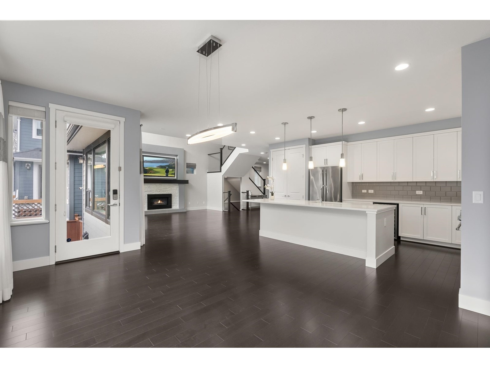 Photo 10 of 16726 18 Avenue, Surrey BC