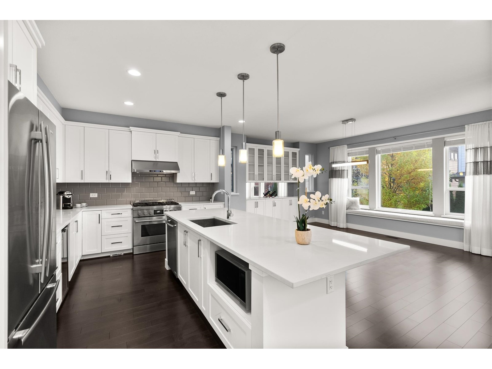 Photo 7 of 16726 18 Avenue, Surrey BC
