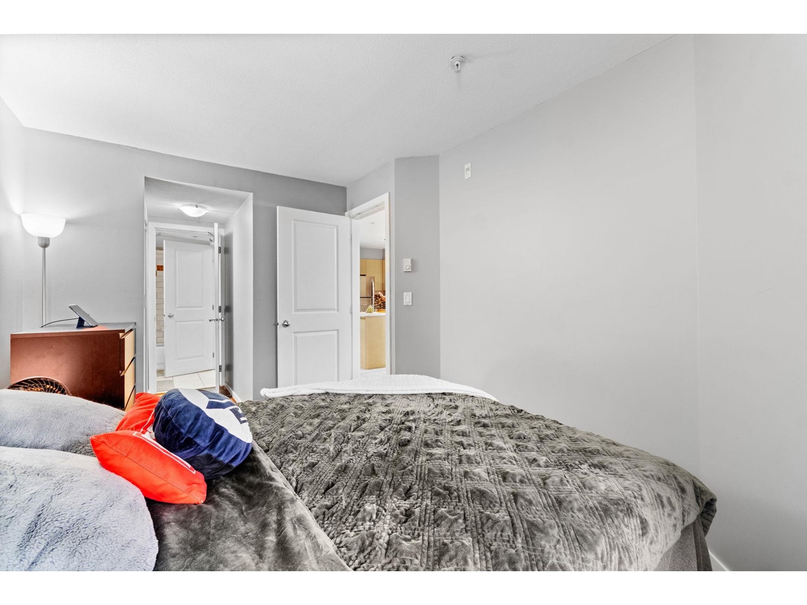 208 10866 CITY PARKWAY, Surrey real estate listing R2994300