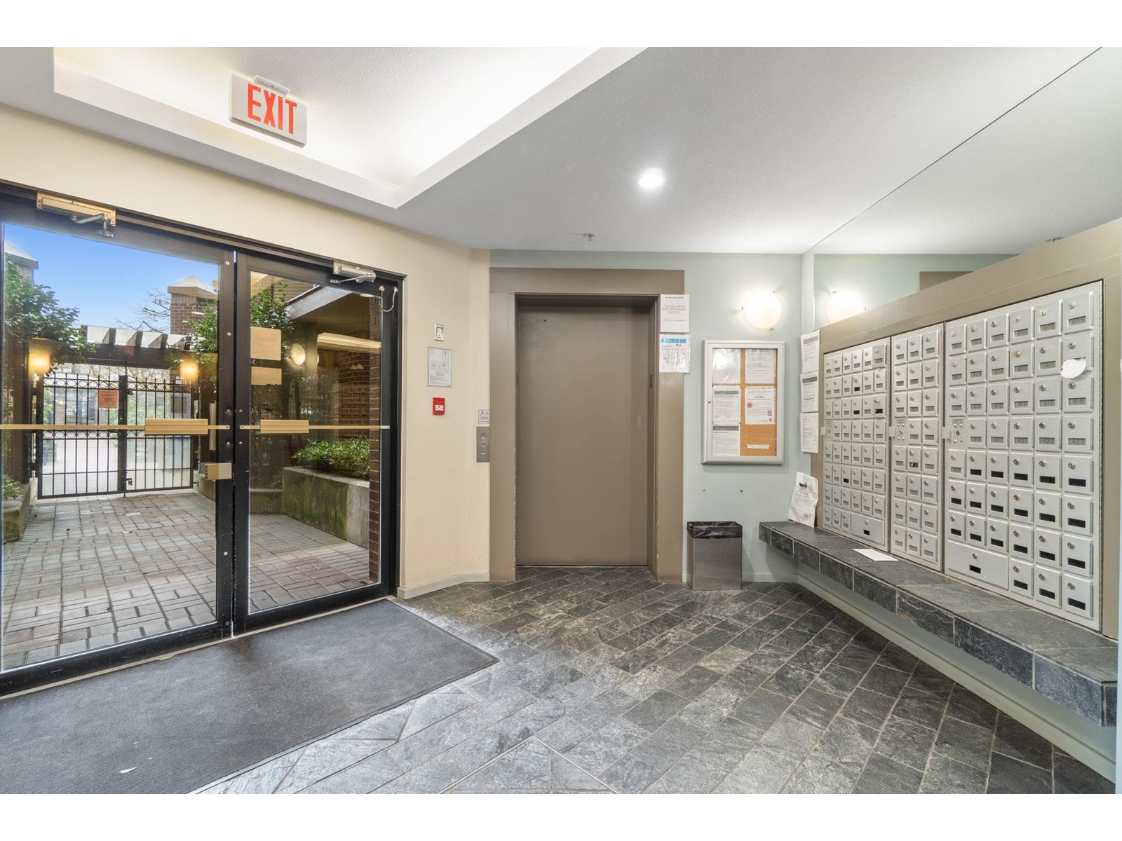 208 10866 CITY PARKWAY, Surrey real estate listing R2994300