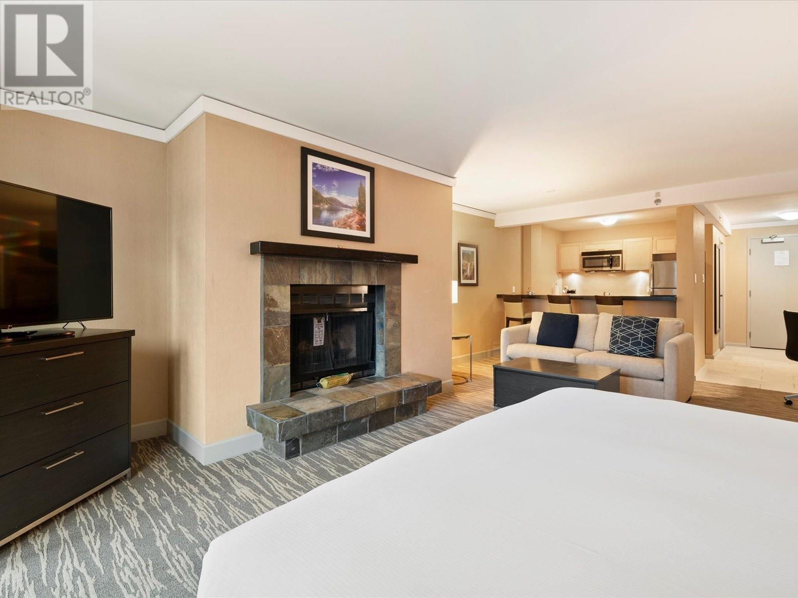 724/726 4050 WHISTLER WAY, Whistler