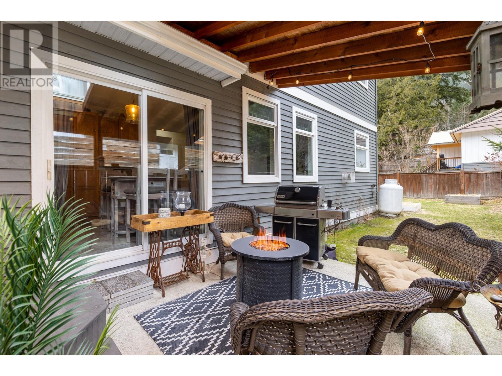 3 Bed, 3 Bath House for Sale in Pemberton – 7443 DOGWOOD STREET, Pemberton - Image 15