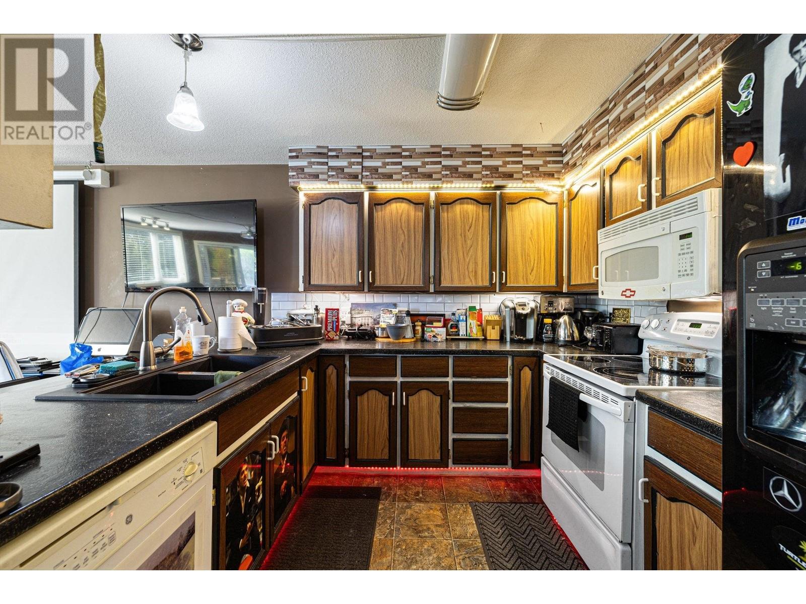 312 11595 FRASER STREET, Maple Ridge