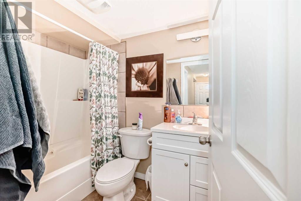 Single Family House for Sale in  Bridlecrest Boulevard SW Bridlewood Calgary 