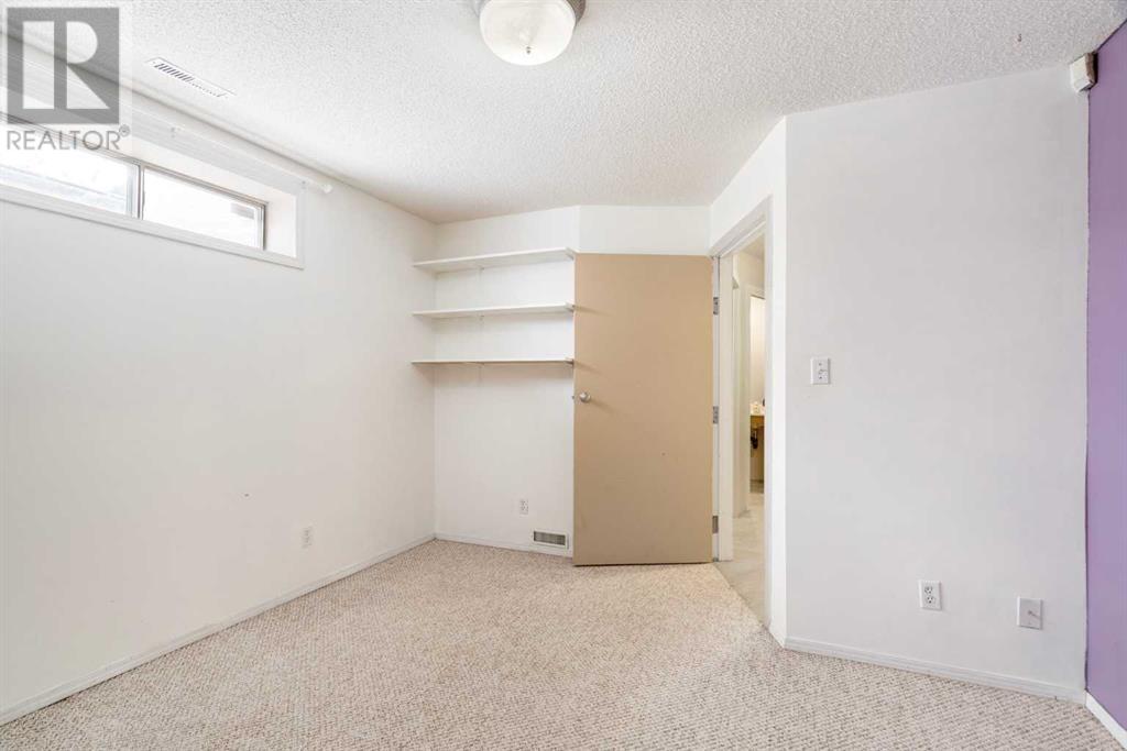 Single Family House 4 Level for Sale in  Harvest Gold Circle NE Harvest Hills Calgary 