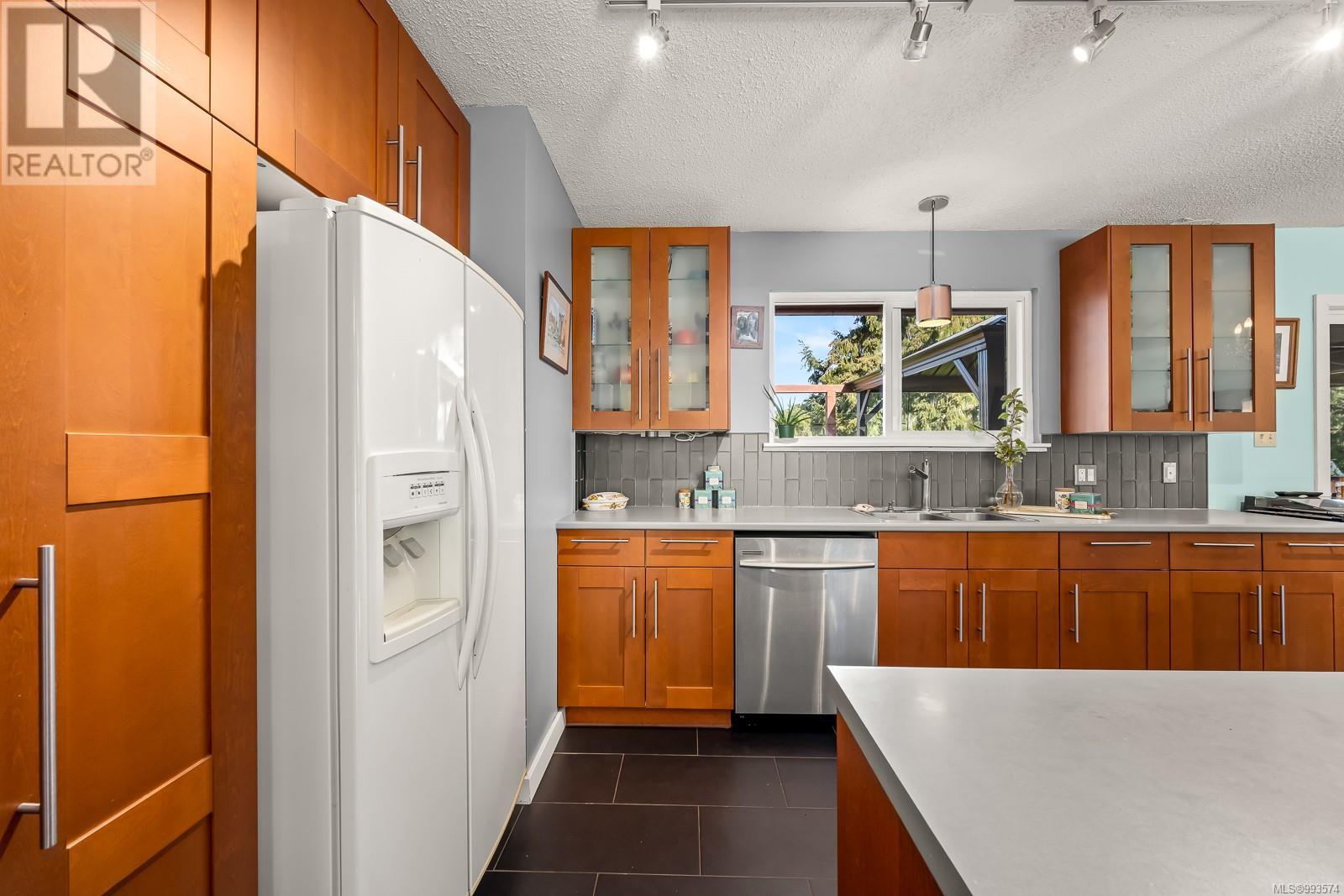 1709 Embleton Cres, Courtenay