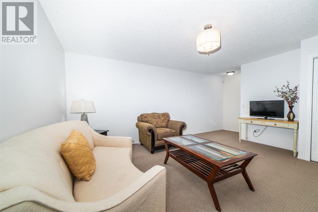 Single Family House for Sale in  Eversyde Avenue SW Evergreen Calgary 