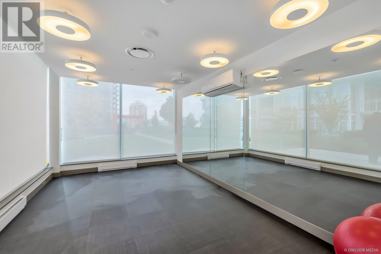 Photo 10 of 805 4670 Assembly Way, Burnaby BC