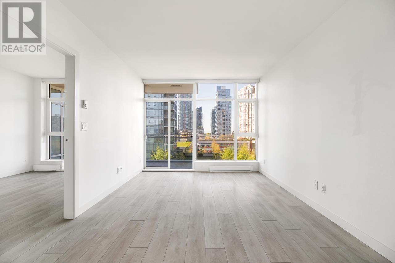 Photo 6 of 805 4670 Assembly Way, Burnaby BC