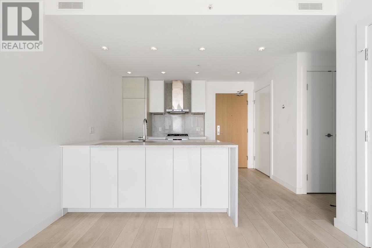 Photo 3 of 805 4670 Assembly Way, Burnaby BC
