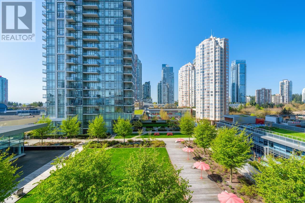 Photo 1 of 805 4670 Assembly Way, Burnaby BC