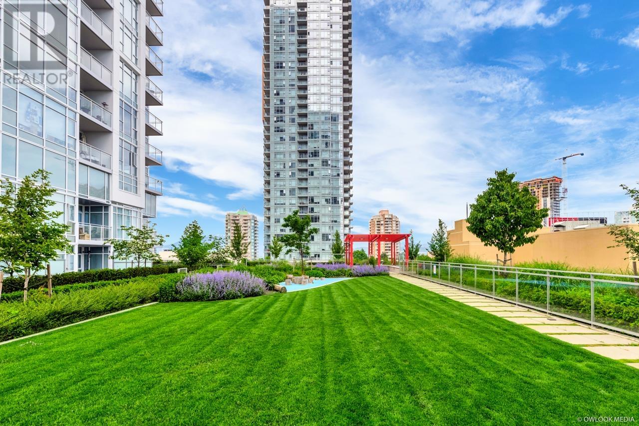 Photo 7 of 805 4670 Assembly Way, Burnaby BC