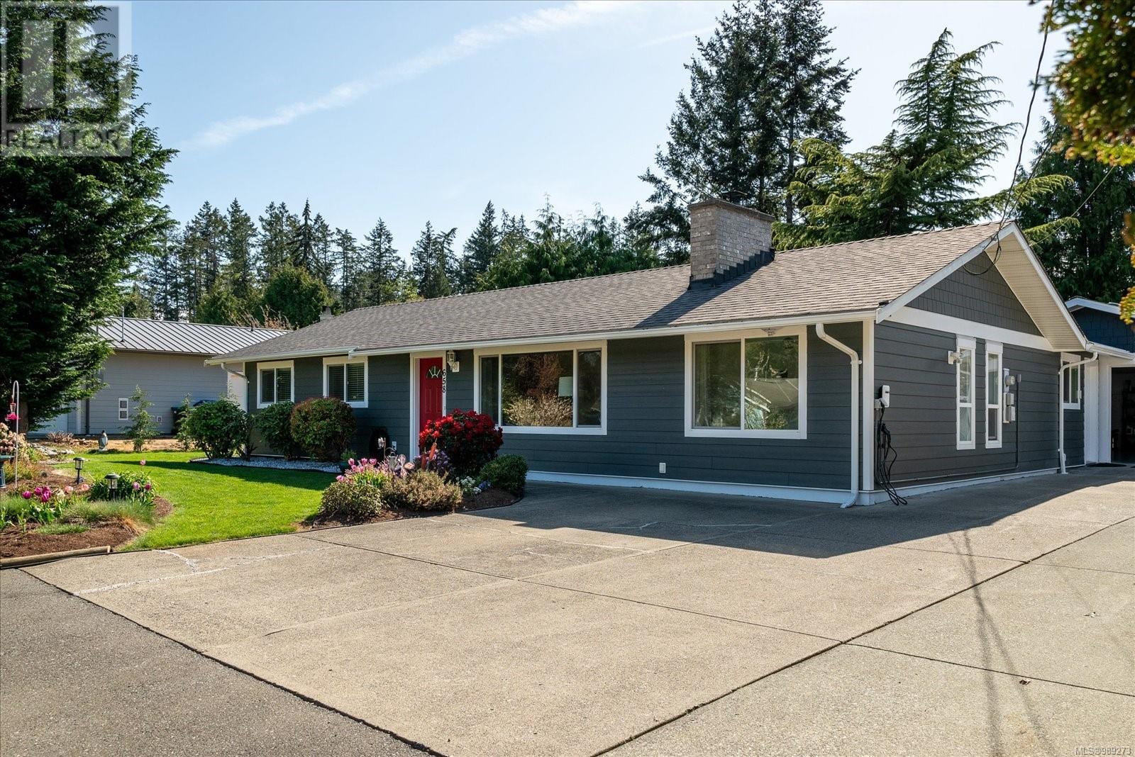 658 Hawthorne Rise, Parksville