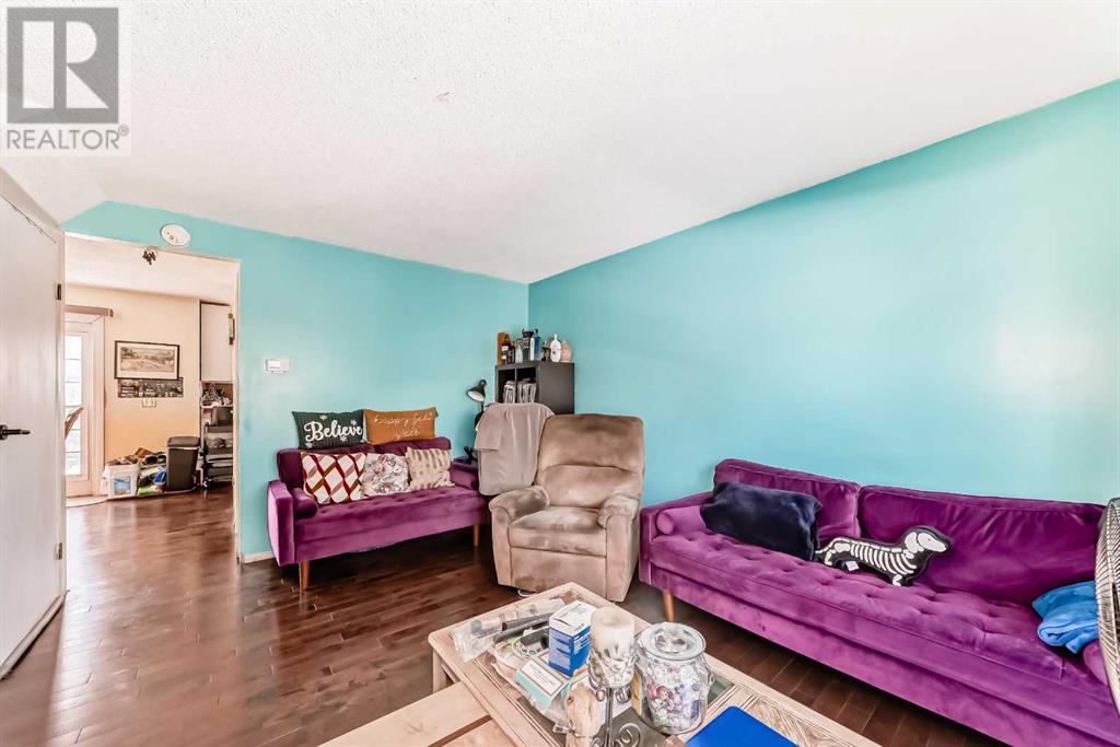 Single Family House for Sale in  Erin Ridge Road SE Erin Woods Calgary 