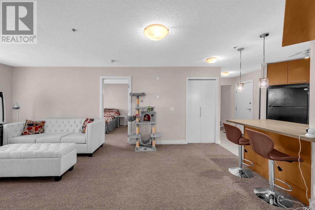 Single Family House Low rise for Sale in   Richard Court SW Lincoln Park Calgary 