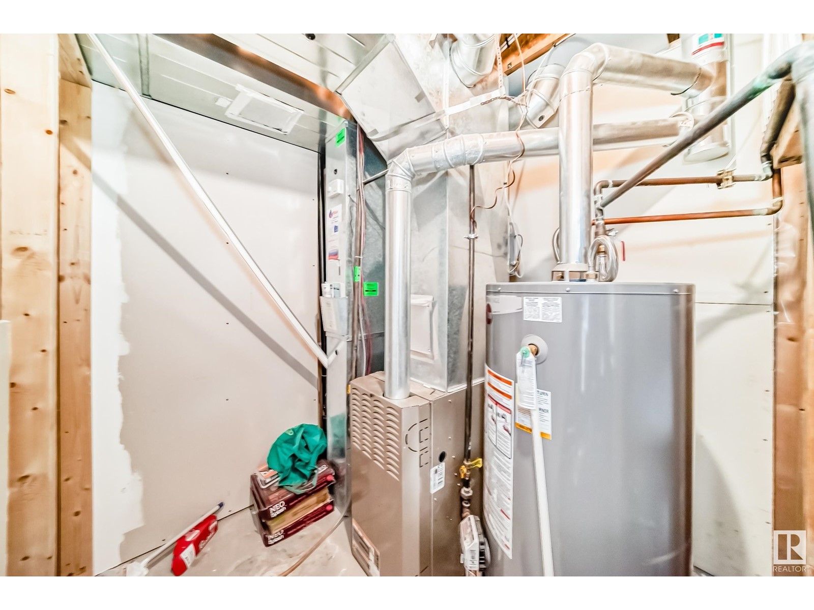 14026 158A AV NW, Edmonton