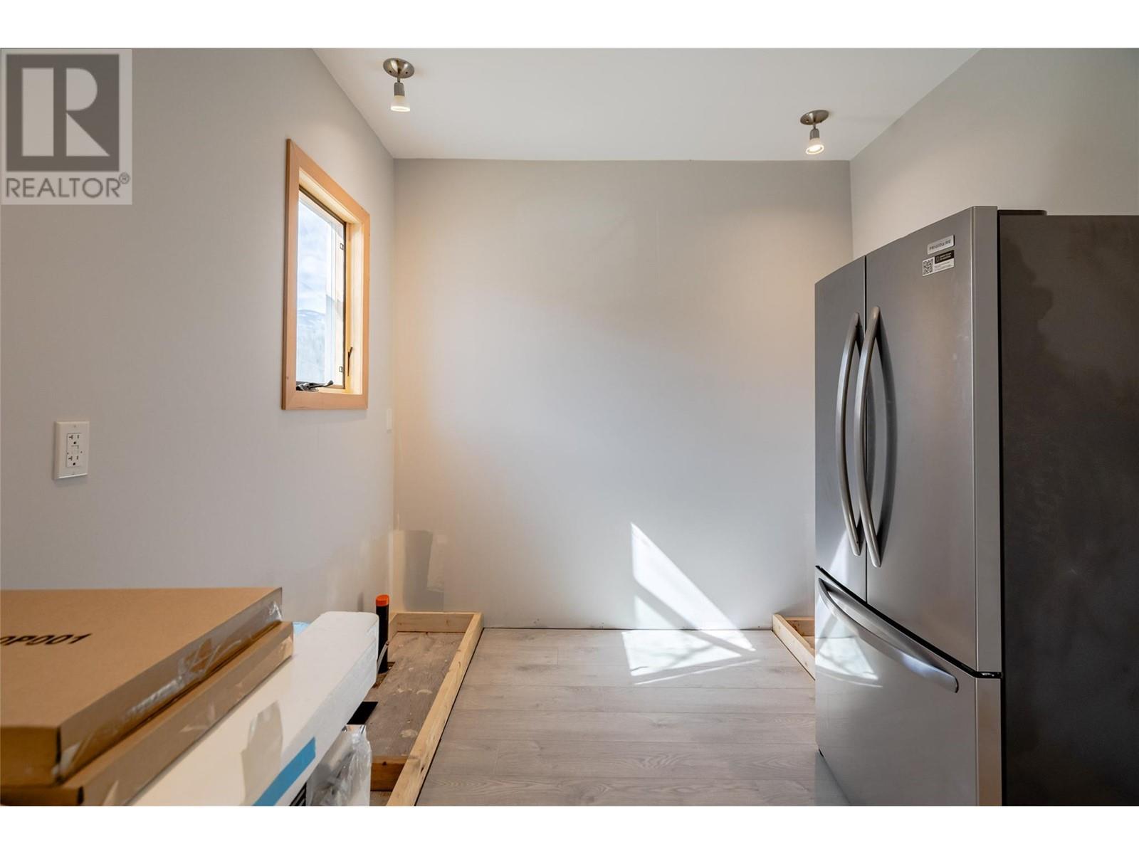 Photo 33 of 717 715 Josephine Street, Nelson BC