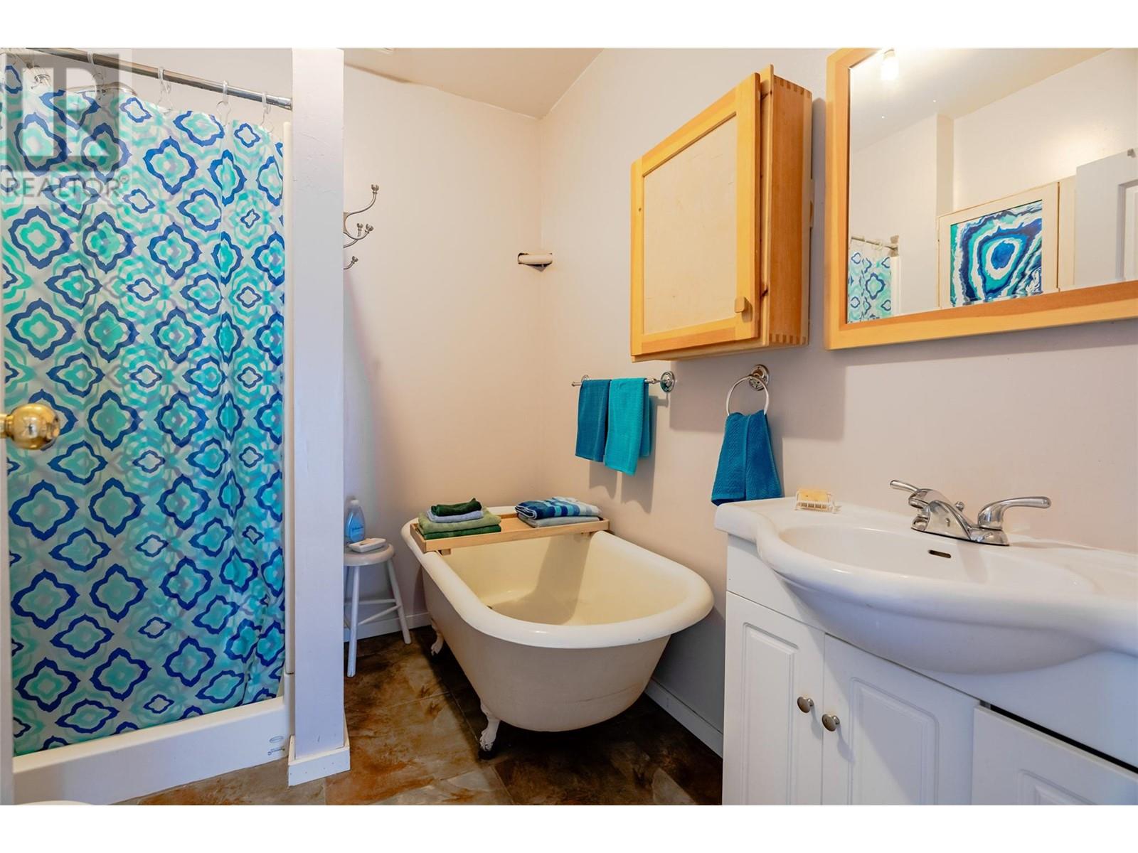 Photo 2 of 717 715 Josephine Street, Nelson BC