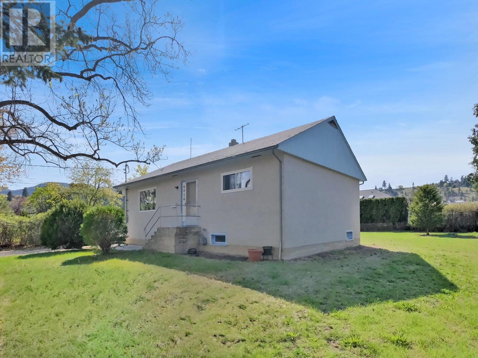 6016 Joy Avenue, Summerland