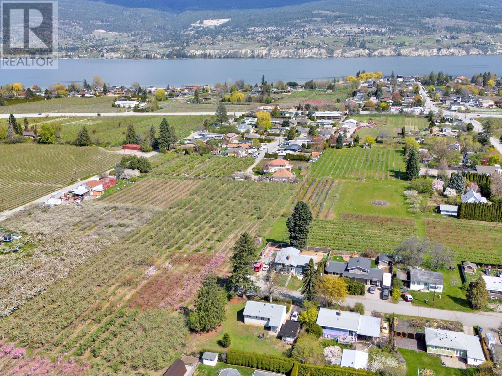 6016 Joy Avenue, Summerland