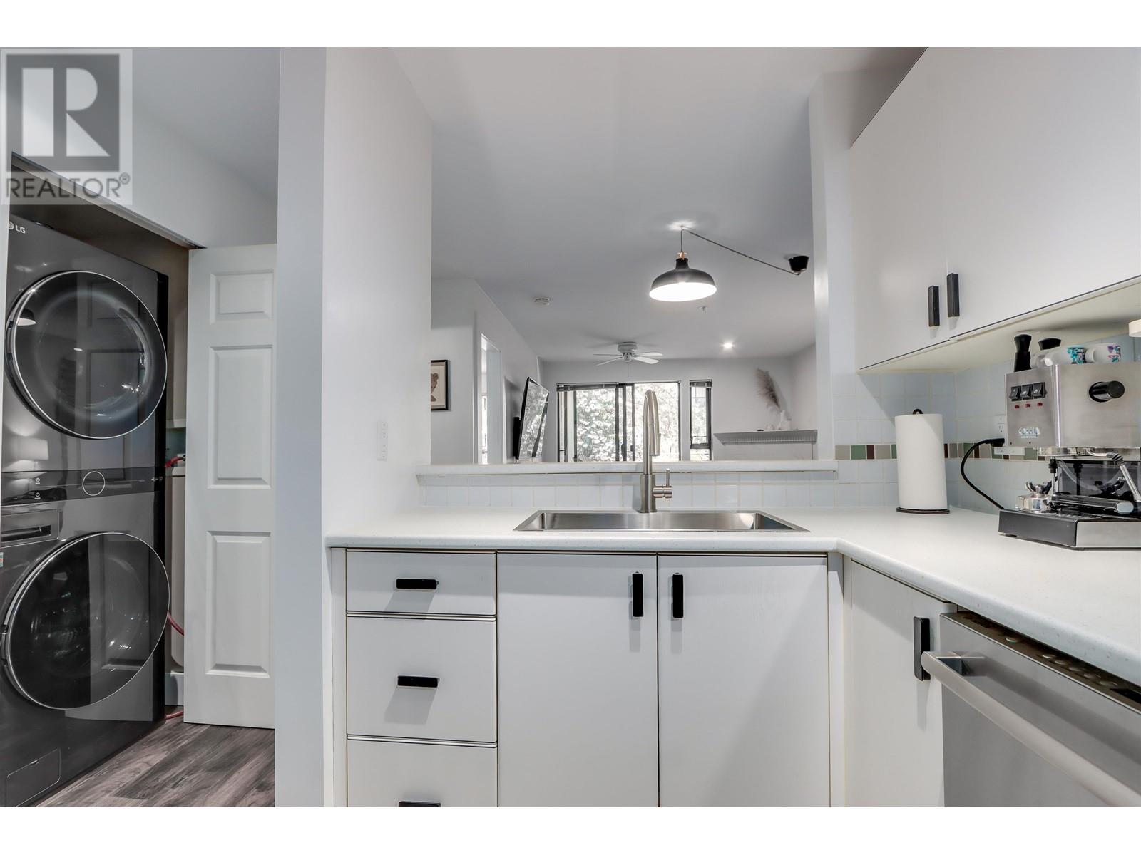 105 175 E 10TH STREET, North Vancouver real estate listing R2993977