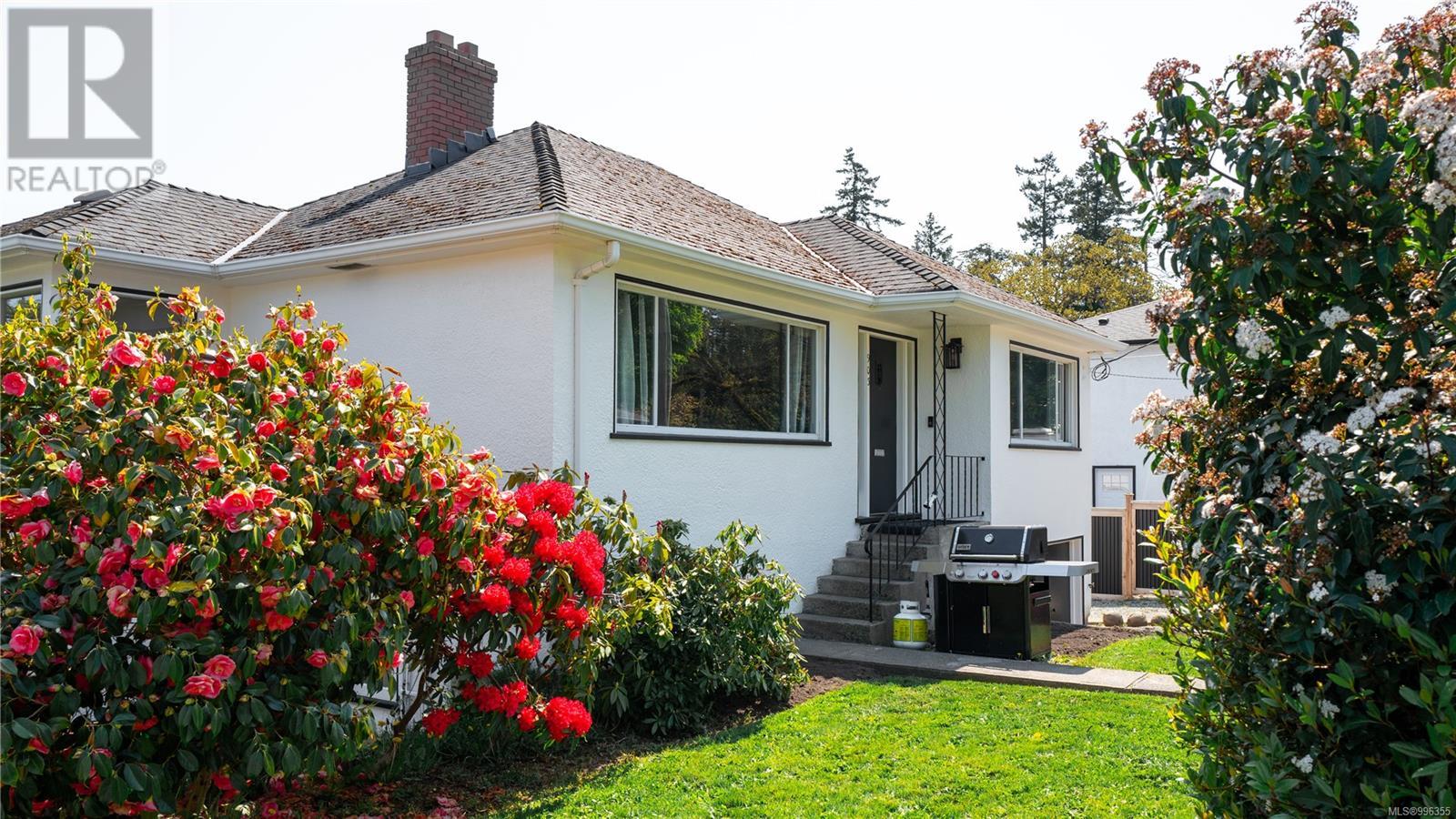 903 Shirley Rd, Esquimalt