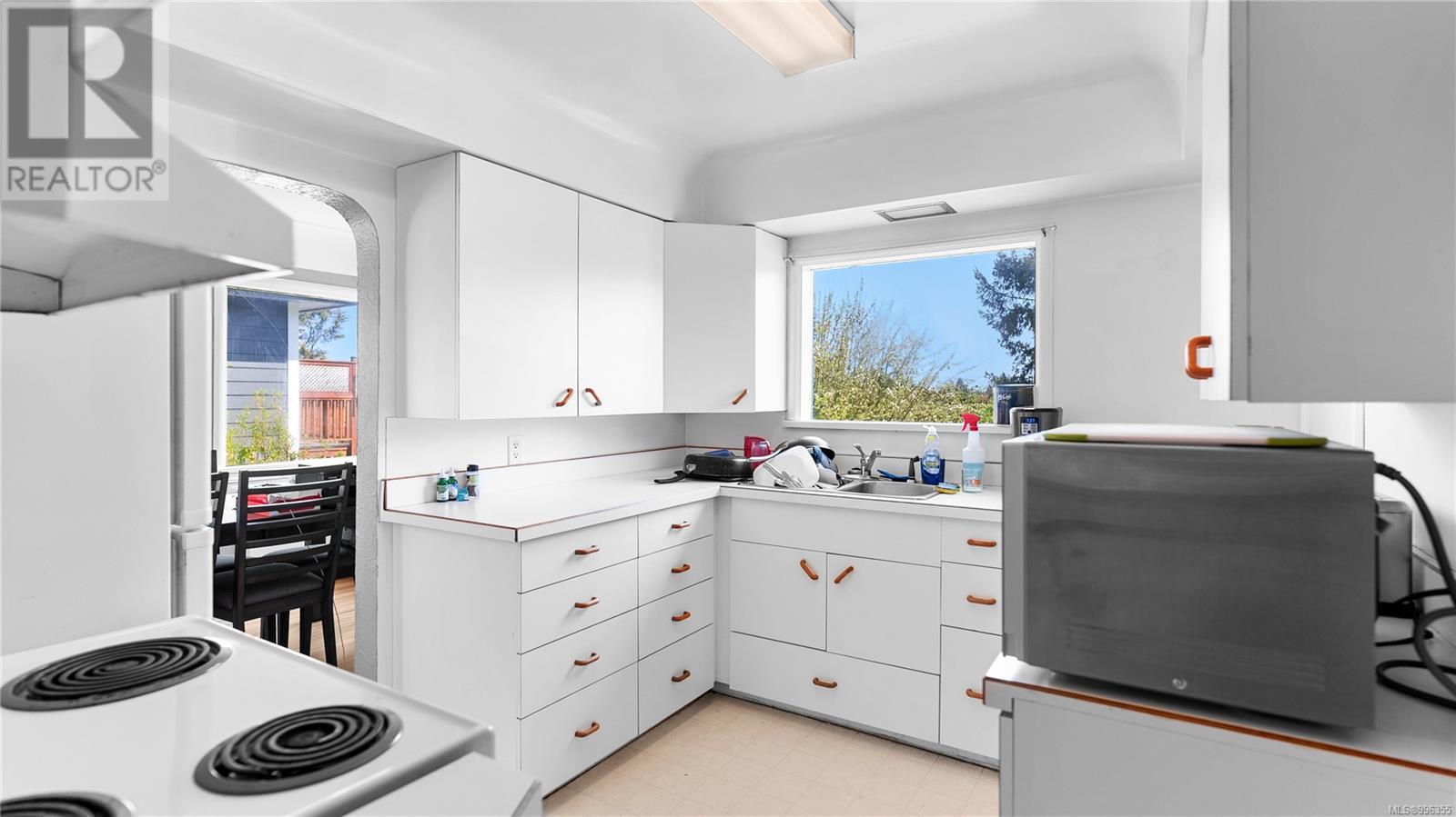 903 Shirley Rd, Esquimalt
