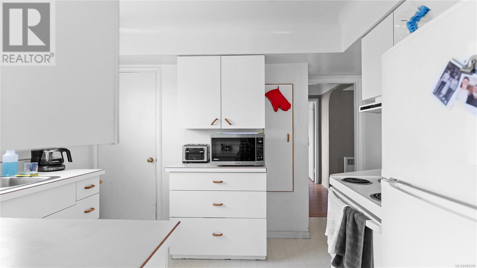 903 Shirley Rd, Esquimalt