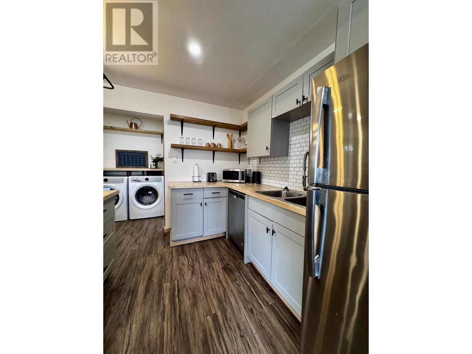 420 W 9TH AVENUE