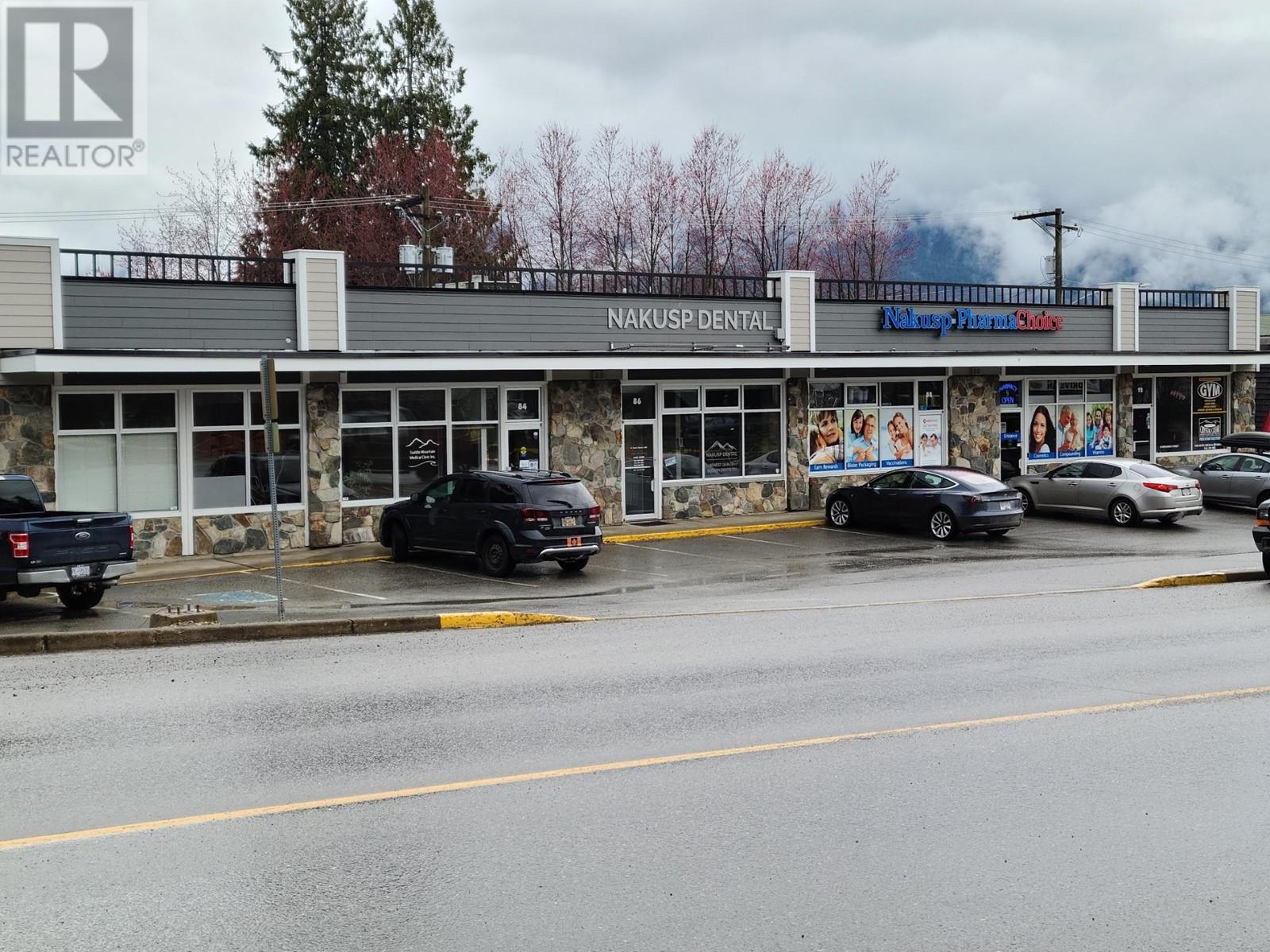 Photo 2 of 86 Broadway St Road W, Nakusp BC
